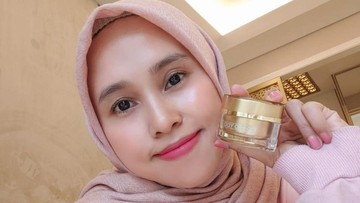 LATAR BELAKANG ERLYANIE PERGI KE JAKARTA