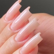 Serba-Serbi Fiberglass Nails, Tren Manikur yang Lagi Hits