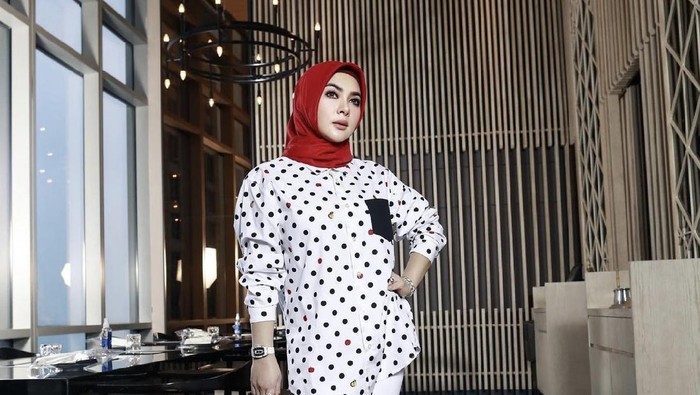Foto Syahrini dan Reino Barack.