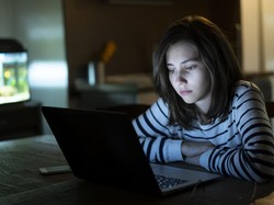 6 Contoh Cyberbullying, Penyebab, dan Dampaknya bagi Korban