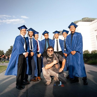 Jack Black Viral Usai Muncul di Pemotretan Kelulusan Siswa di Los Angeles