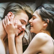 5 Keuntungan Deep Talk dengan Pasangan untuk Hubungan Jangka Panjang