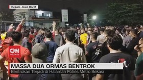 VIDEO: Massa Dua Ormas Bentrok