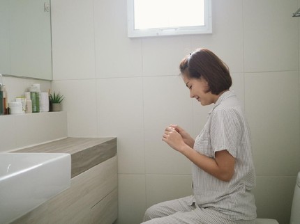 Bunda Jadi Sering Kencing? Itu Bisa Jadi Tanda Awal Kehamilan Lho