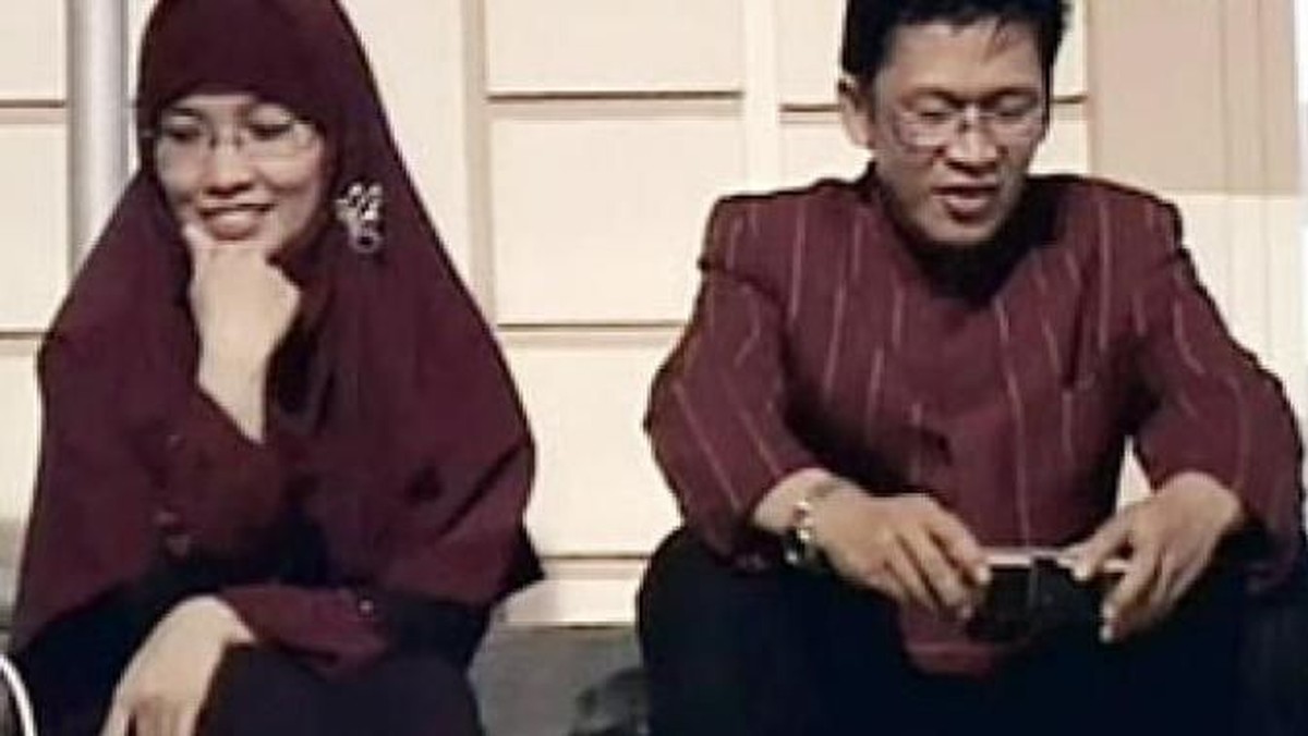 Polemik rumah tangga Aa Gym dan Teh Ninih semakin memanas&period; Yuk kita tengok lagi potret kebersamaan mereka&excl;