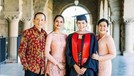Maudy Ayunda secara mengejutkan mengunggah momen lulus S2 di Stanford University&period; Yuk kita intip&excl;