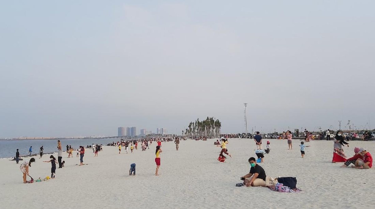 Pantai Pasir Putih di PIK mendadak viral dan ramai pengunjung&period; Yuk kita lihat bagaimana penampakannya&excl;