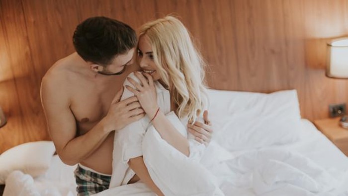 Ssst! Ini 5 Manfaat Morning Sex yang Tidak Boleh Suami Istri Lewatkan