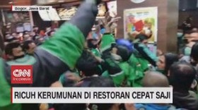 VIDEO: Ricuh Kerumunan di Restoran Cepat Saji