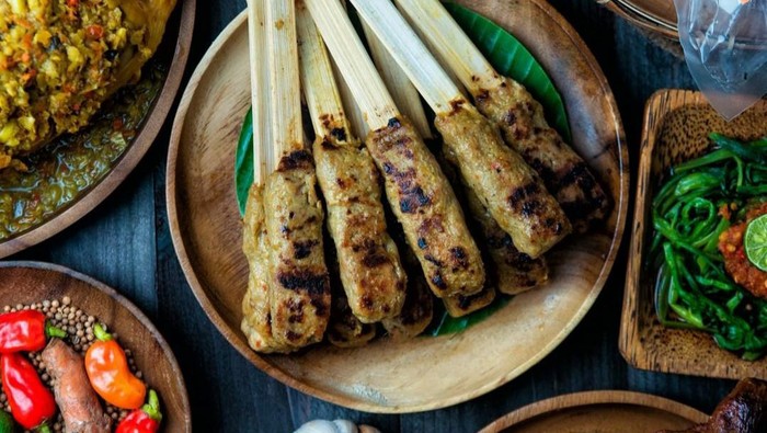 Halal dan Nikmat, Inilah 5 Rekomendasi Makanan Khas Bali yang Wajib Dicoba!