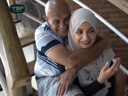 7 Potret Kedekatan Shireen Sungkar dengan Ayah, Punya Panggilan Kesayangan
