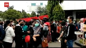 VIDEO: Momen Gubernur Jateng Bubarkan Antrian Vaksinasi
