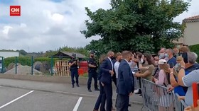 VIDEO: Momen Saat Presiden Perancis Ditampar Warganya