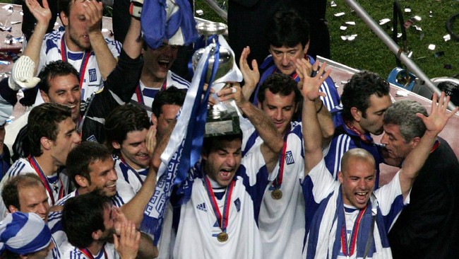 Tak diperhitungkan, Yunani lantas menjadi juara Euro 2004. Sebuah hasil akhir yang mengejutkan dalam perhelatan Piala Eropa.