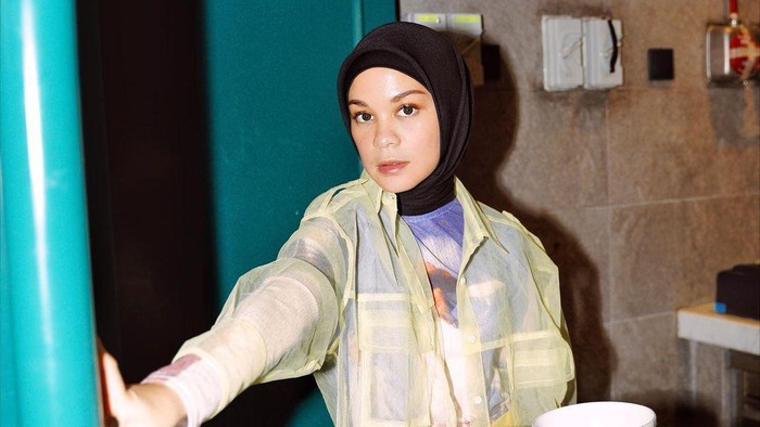 Tips Rambut Sehat ala Tantri Namirah, Ayo Dicoba!