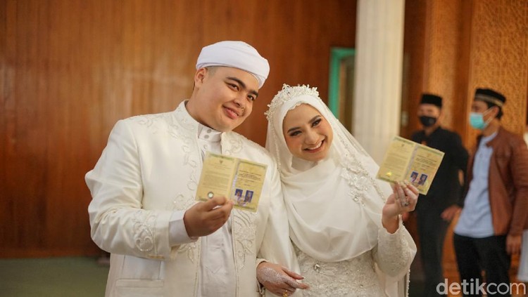 Momen-momen pernikahan Ameer Azzikra dan Nadzira Shafa