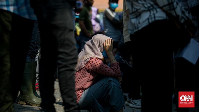 FOTO: Mengular Antrean Vaksinasi Covid-19 di Sunda Kelapa