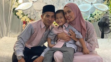 IKHLAS MENOLONG