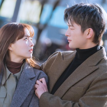 Adu Mesra 3 Sejoli di DraKor 'Doom At Your Service', Mana yang Bikin Baper?