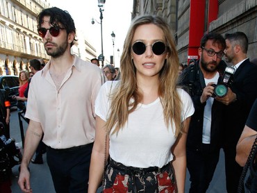 Keceplosan, Elizabeth Olsen Sudah Menikah dengan Robbie Arnett?