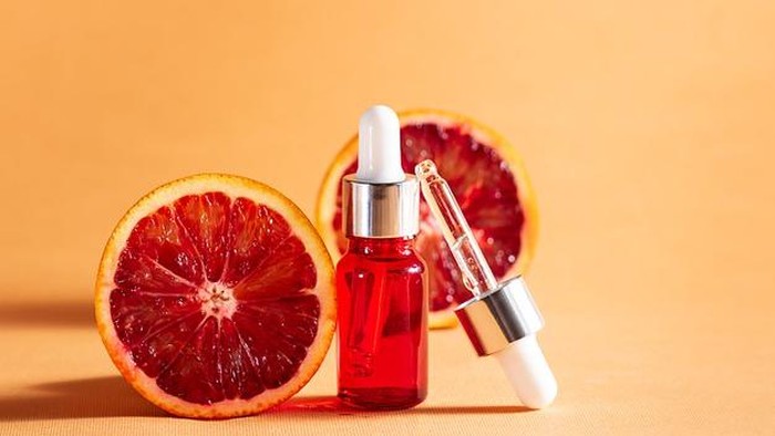 4 Serum Kandungan Buah dan Manfaatnya untuk Wajah