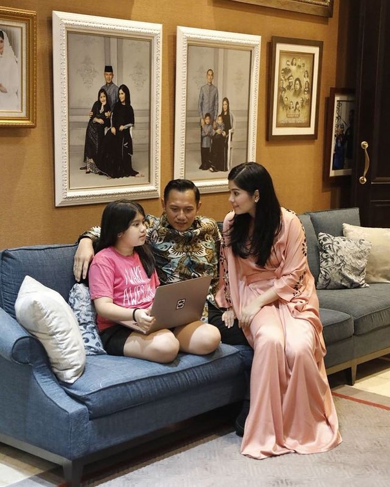 Intip Potret Rumah Anak Presiden Siapa yang penasaran dengan penampakan rumah anak presiden? Yuk kita intip, ada yang seharga Rp 16 Miliar!