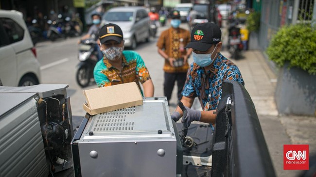 FOTO: Menjemput Limbah Elektronik dari Rumah Warga
