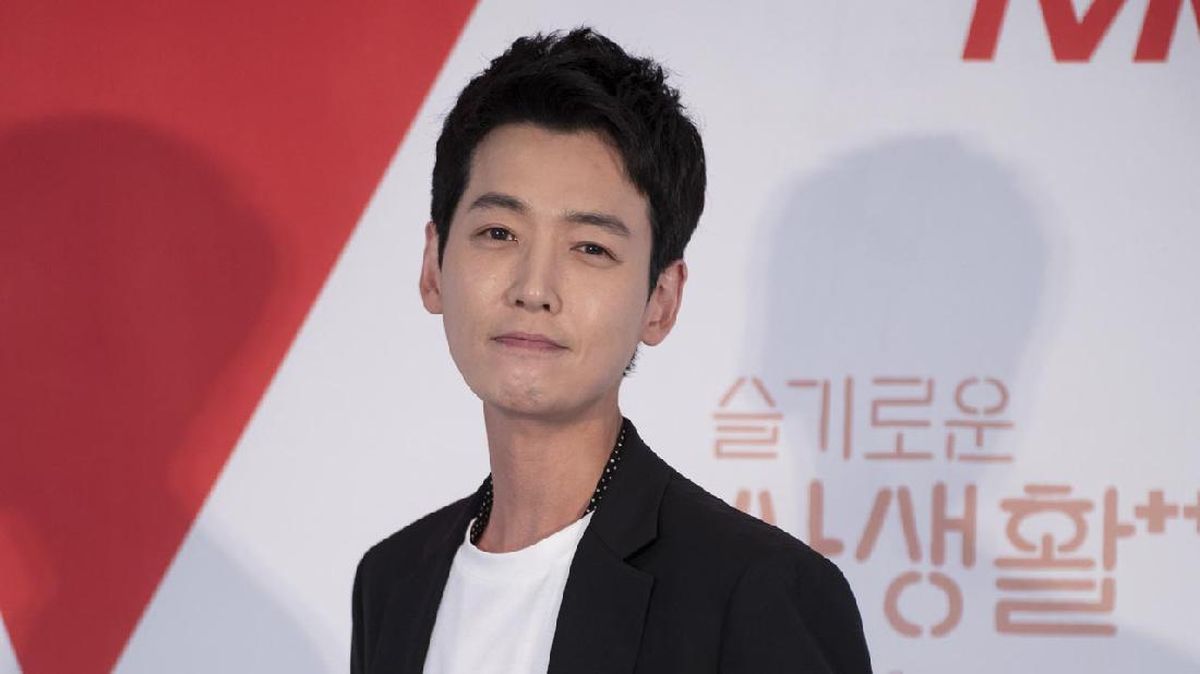 Jung Kyung-ho dan Sooyoung SNSD Putus setelah 14 Tahun Pacaran