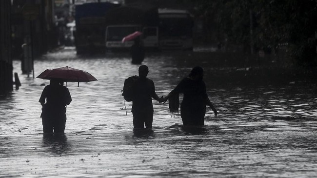 FOTO: Malapetaka Hujan Deras di Mumbai