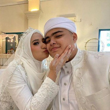 Momen Bahagia Pernikahan Ameer Azzikra & Nadzira Shafa
