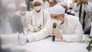 Putra bungsu Alm Ustaz Arifin Ilham&comma; Ameer Azzikra telah resmi menikahi Nadzira Shafa&period; Yuk kita intip momen bahagia mereka&excl;