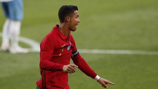 Cristiano Ronaldo mencetak gol ke gawang Israel dalam pemanasan jelang Euro 2020 (Euro 2021). Berikut catatan di balik hal tersebut.