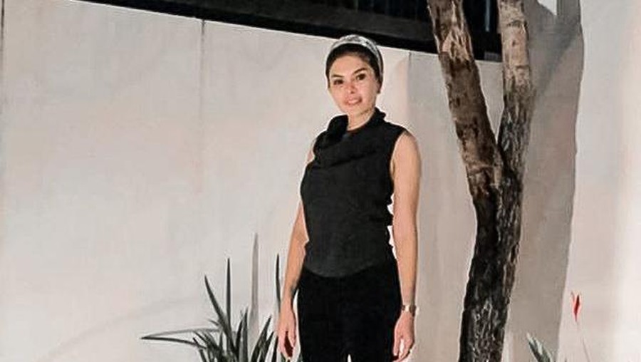 Nikita Mirzani membela dan mengaku tak percaya atas pelecehan yang dituduhkan kepada Gofar Hilman. Yuk kita intip potretnya!