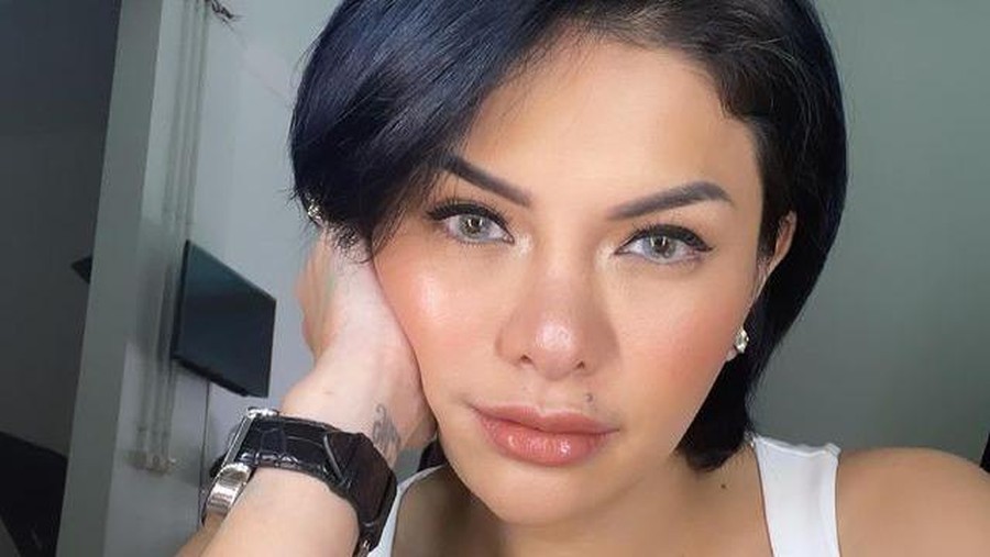 Nikita Mirzani membela dan mengaku tak percaya atas pelecehan yang dituduhkan kepada Gofar Hilman. Yuk kita intip potretnya!
