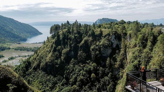 Kemenparekraf bersama pemerintah daerah serta masyarakat sukses merevitalisasi Adian Nalambok, salah satu destinasi super prioritas (DSP) Danau Toba.