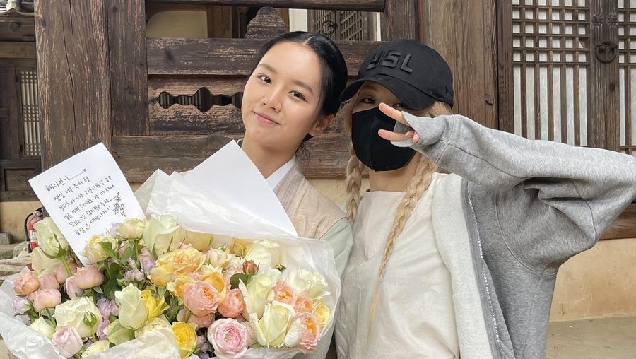 Rose BLACKPINK & Hyeri