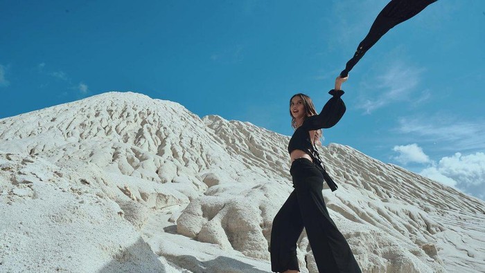 Veronika Twins, Model Cantik yang Mengusung Konsep Eco-Conscious Wedding pada Pernikahannya