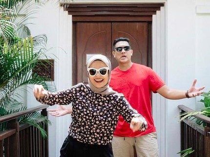 Terpopuler: Tanda Keguguran hingga Nyelenehnya Gaya Foto Tantri 'Kotak' & Suami