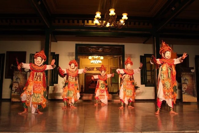 Ilustrasi festival topeng di Solo.