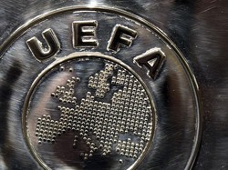 MU dan Barcelona Didenda UEFA karena Pelanggaran FFP