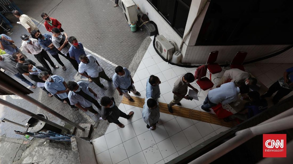 FOTO: Vaksinasi di Terminal Kampung Rambutan