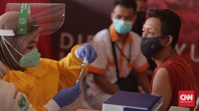 Ketua Satgas Tinjau Pelaksanaan Vaksinasi Covid di Bangkalan