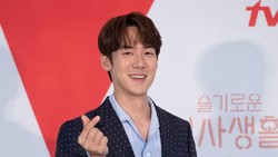 Yoo Yeon Seok Jadi Kameo di Drama Romantis Go Min Si dan Kang Ha Neul