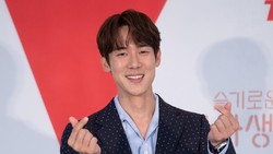 Yoo Yeon Seok Diincar Gabung ke Film Baru Son Ye Jin dan Lee Byung Hun