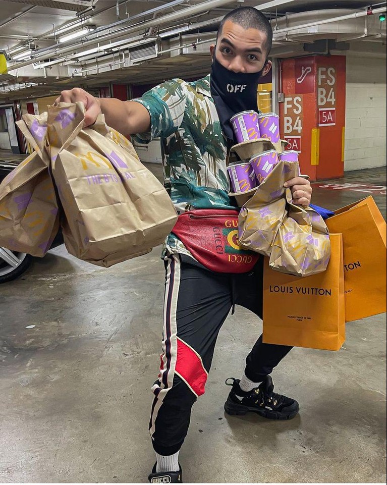 7 Publik Figur yang Ikutan Demam BTS Meal BTS Meal mendadak viral karena banyak diburu oleh para Army, tak ketinggalan juga para publik figur ini. Yuk kita intip siapa aja!