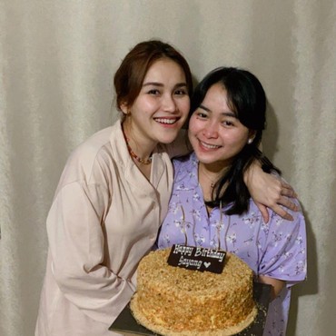 Adik Ayu Ting Ting Dilarikan ke Rumah Sakit, Begini Kondisinya