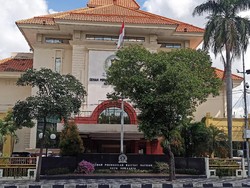 Prediksi Kursi Parpol dan Caleg yang Lolos ke DPRD Surabaya