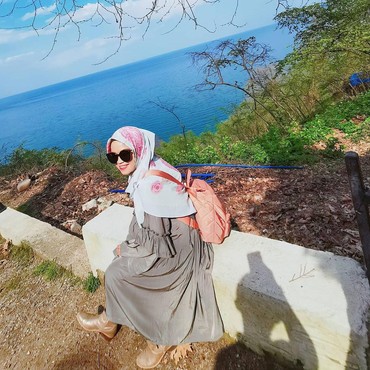 Disebut Bentak Teh Ninih, Putri Aa Gym Tutup Kolom Komentar