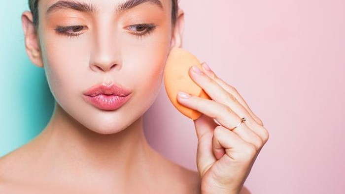 3 Cara Menggunakan BB Cream untuk Makeup Natural ala Wanita Korea