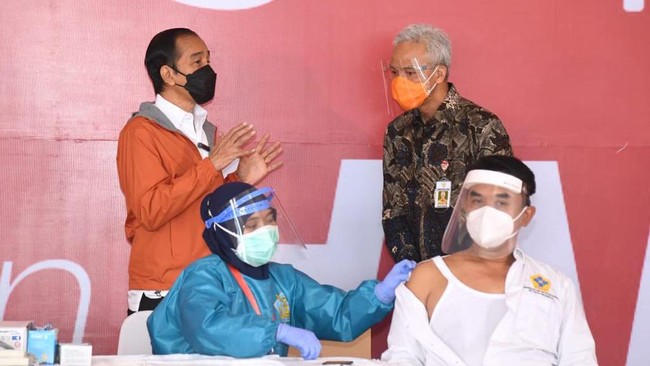 Gubernur Jawa Tengah Ganjar Pranowo menemui Presiden Joko Widodo di Istana Kepresidenan Jakarta.
